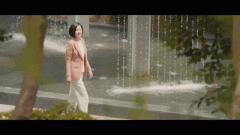 和灯光搭配金属线条